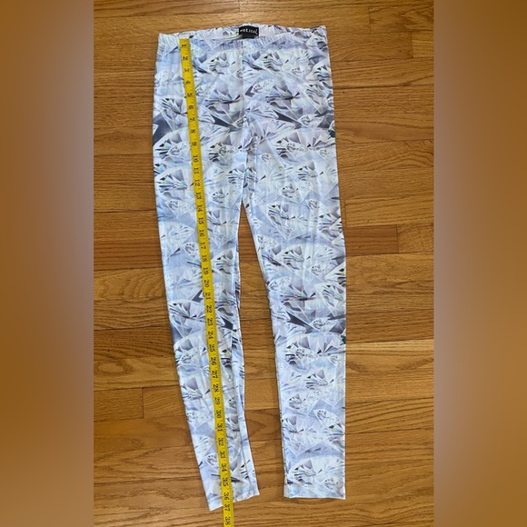 Wet Seal leggings, Size LARGE , Diamond design - Picture 4 of 4